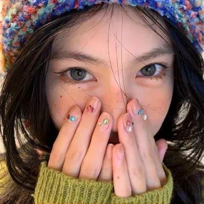 穿着旗袍的女孩